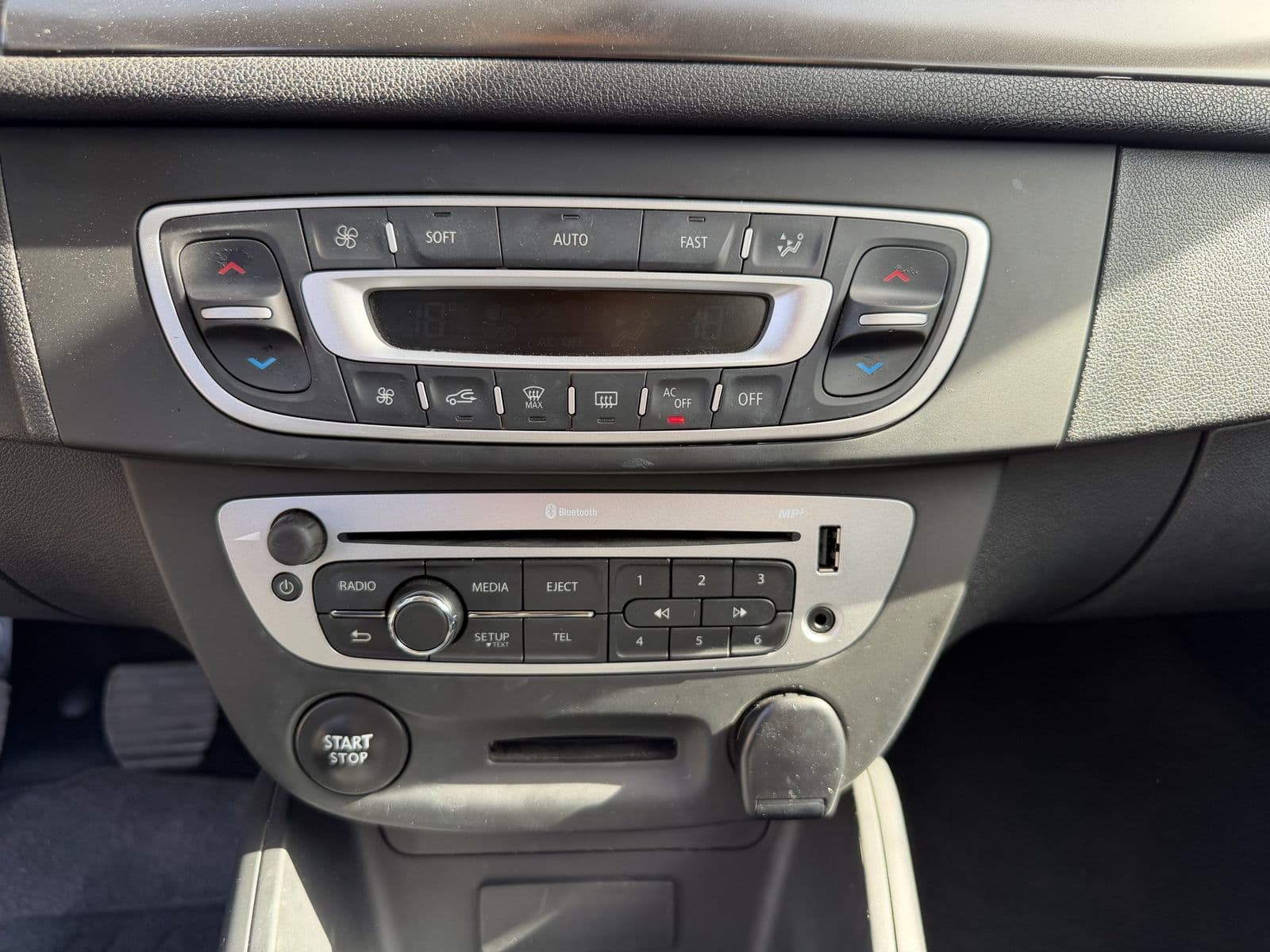 Renault Mégane III 1.5 dCi 110 ch Limited Marron