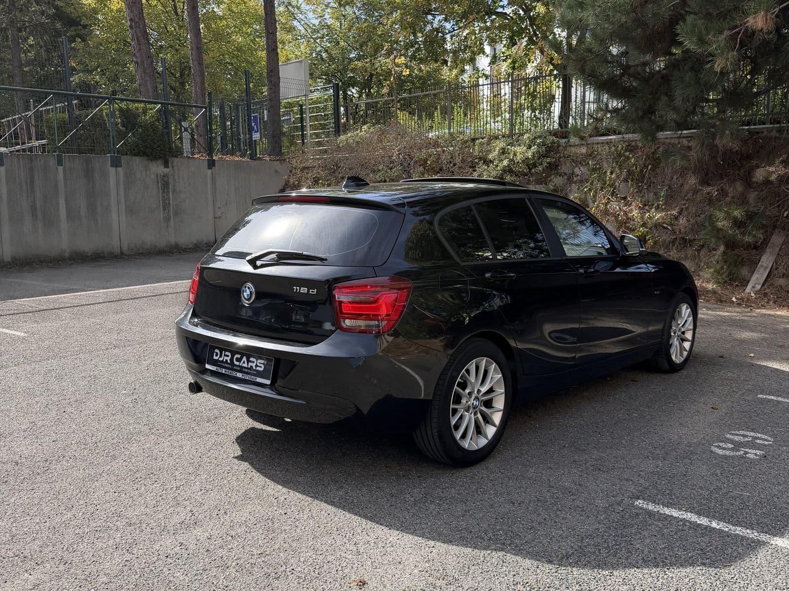 BMW Série 1 F20 118d 143 ch Sport Noir