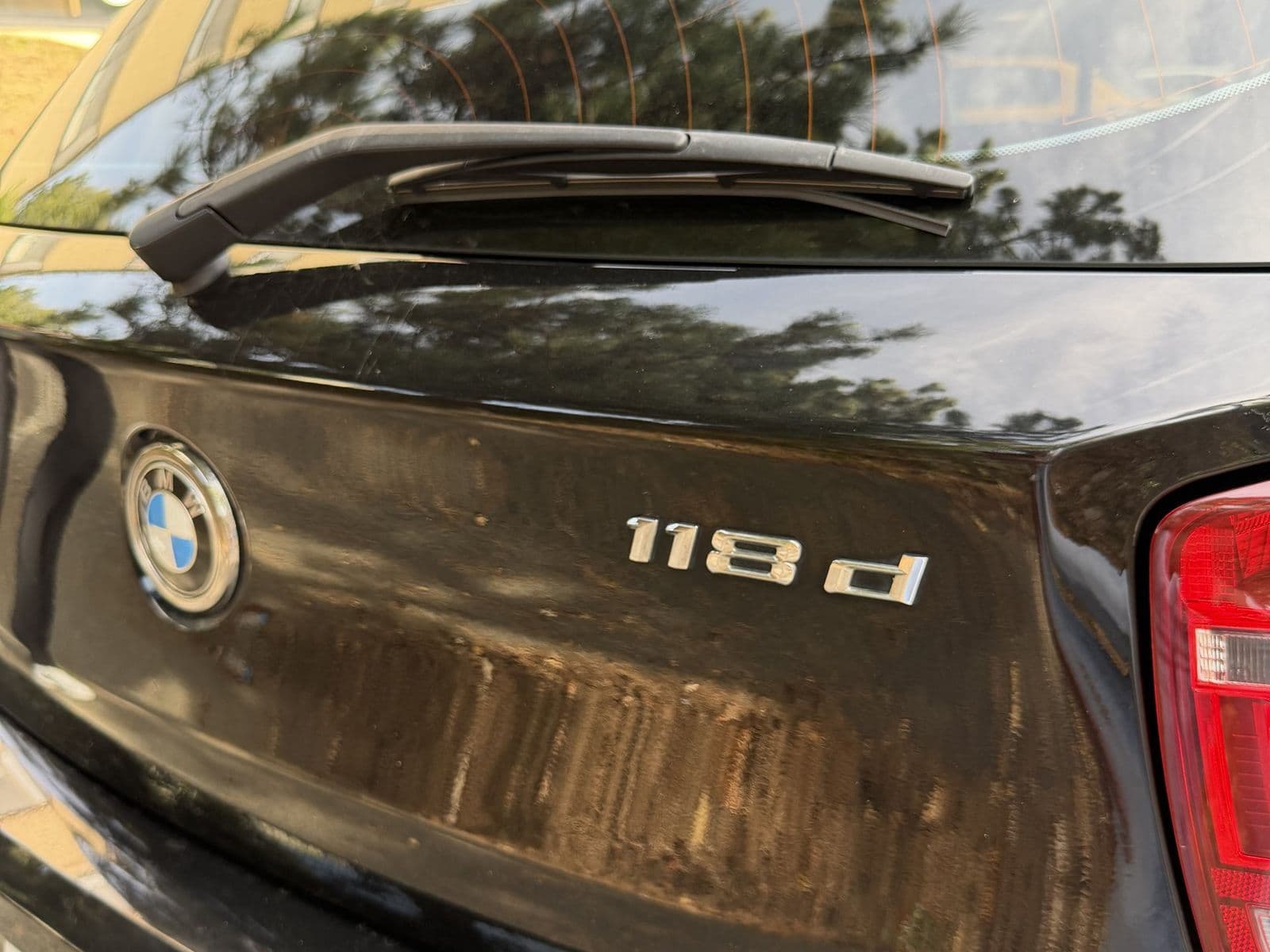 BMW Série 1 F20 118d 143 ch Sport Noir