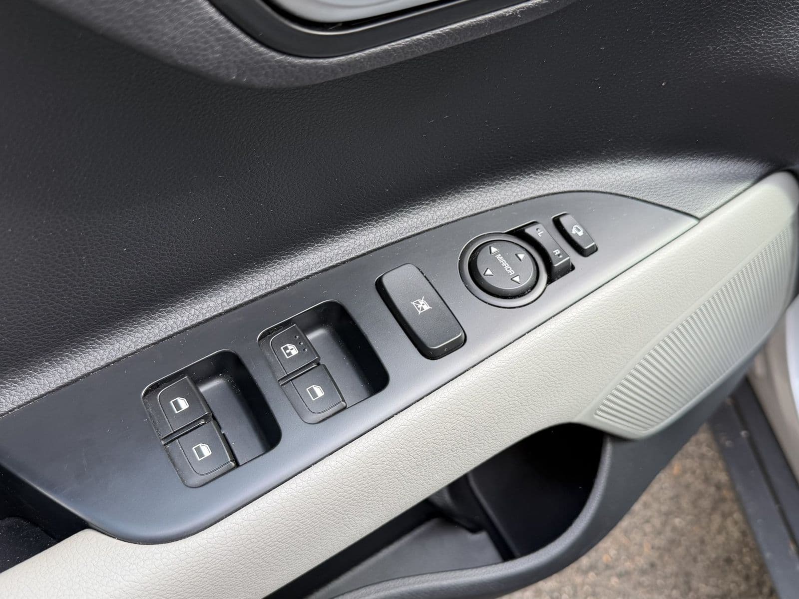 Kia Stonic 1.0 T-GDi 120 ch ISG BVM6 Design Gris