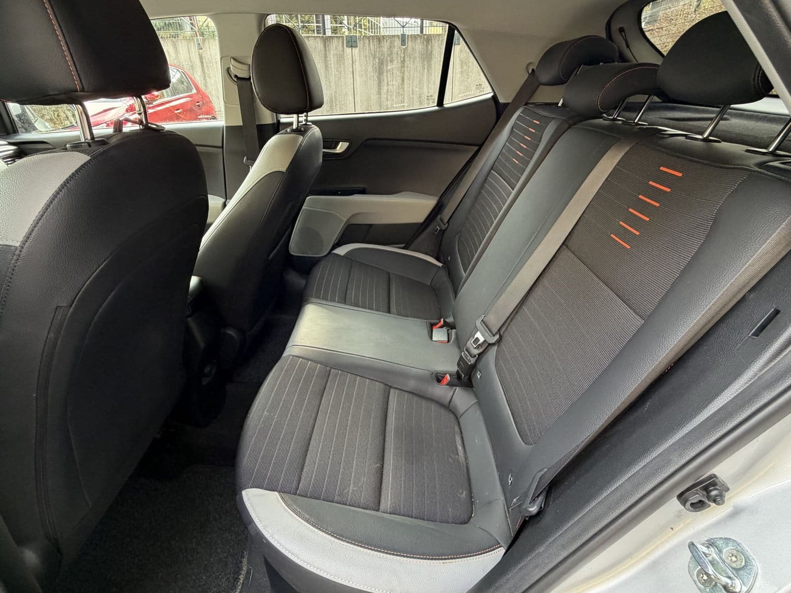 Kia Stonic 1.0 T-GDi 120 ch ISG BVM6 Design Gris