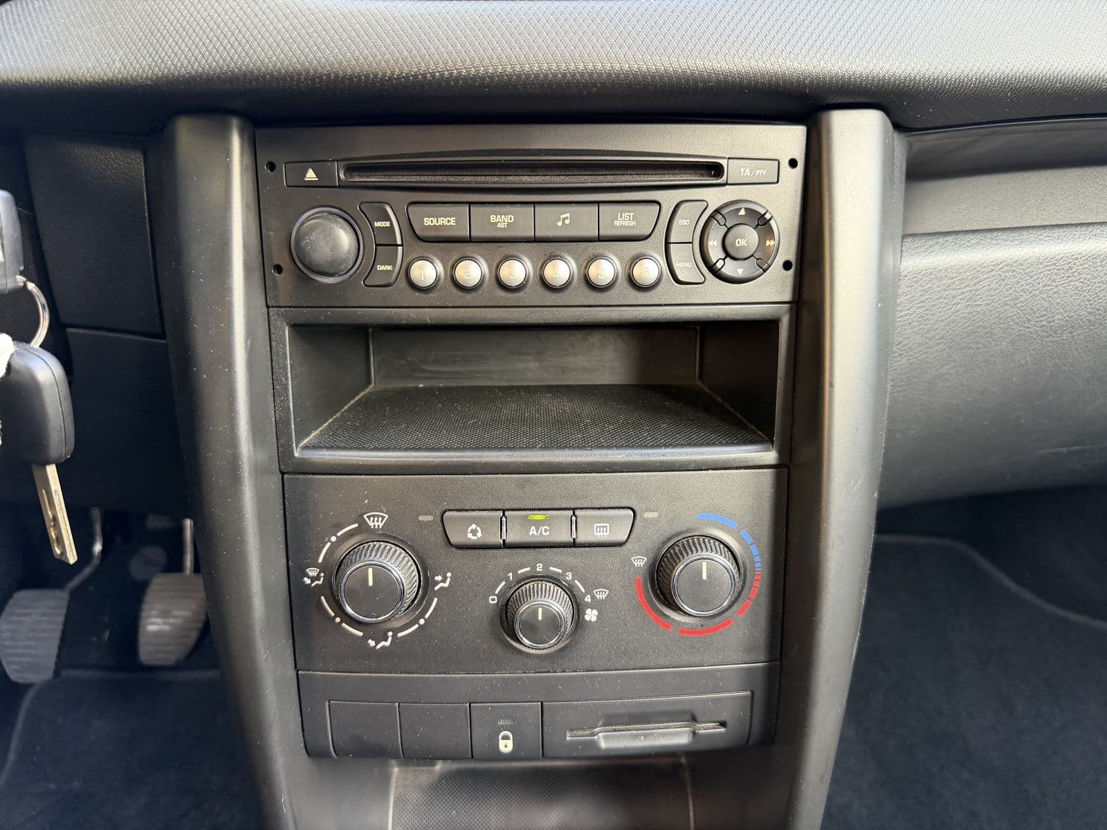 Peugeot 207 1.6 HDi 90 ch Premium Gris