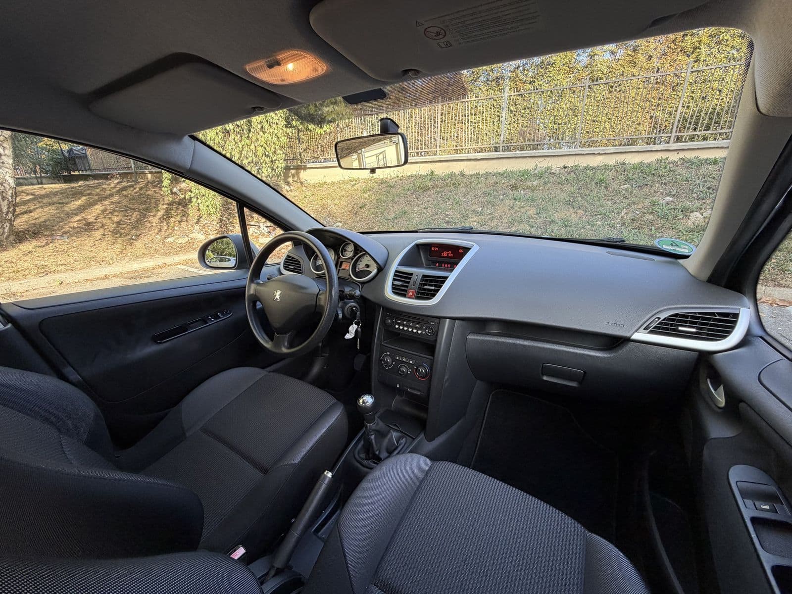 Peugeot 207 1.6 HDi 90 ch Premium Gris