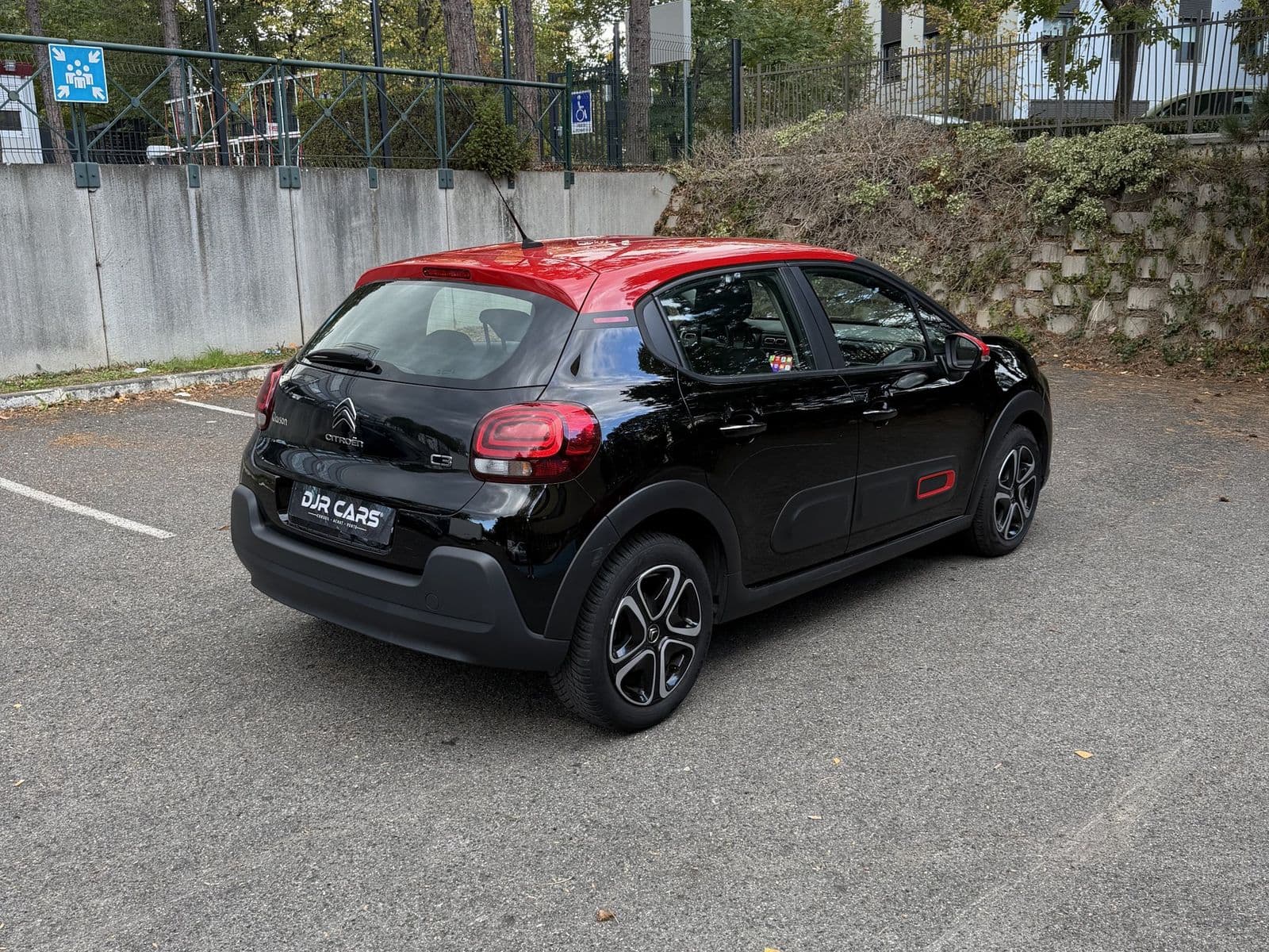 Citroën C3 III 1.2 PureTech 110 ch SS EAT6 Shine Noir