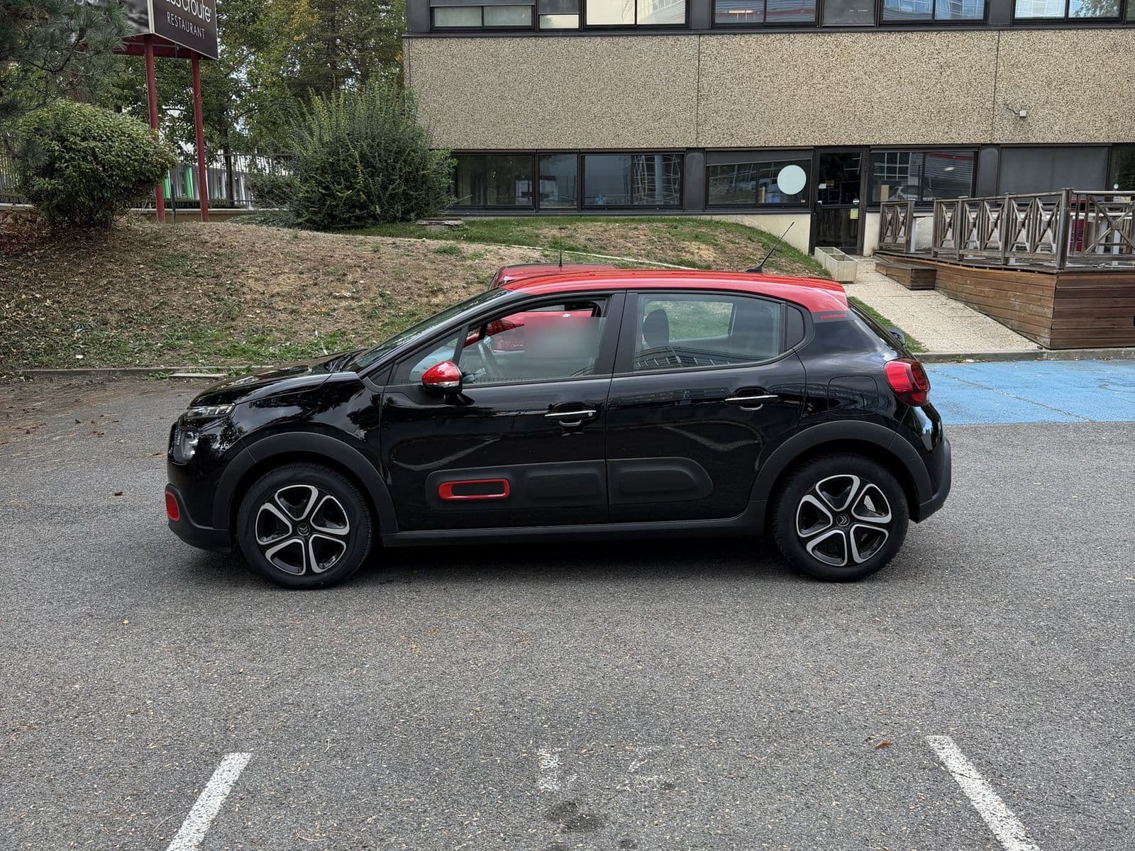 Citroën C3 III 1.2 PureTech 110 ch SS EAT6 Shine Noir