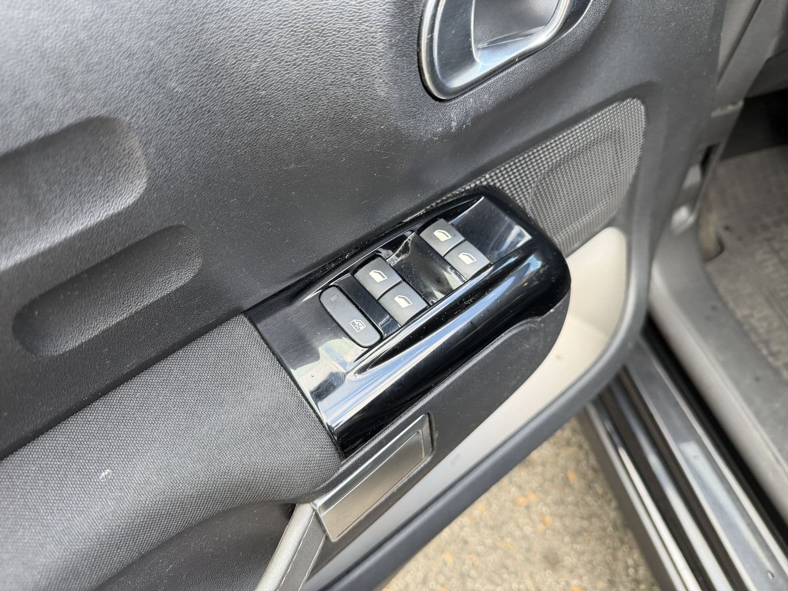 Citroën C3 III 1.2 PureTech 110 ch SS EAT6 Shine Noir