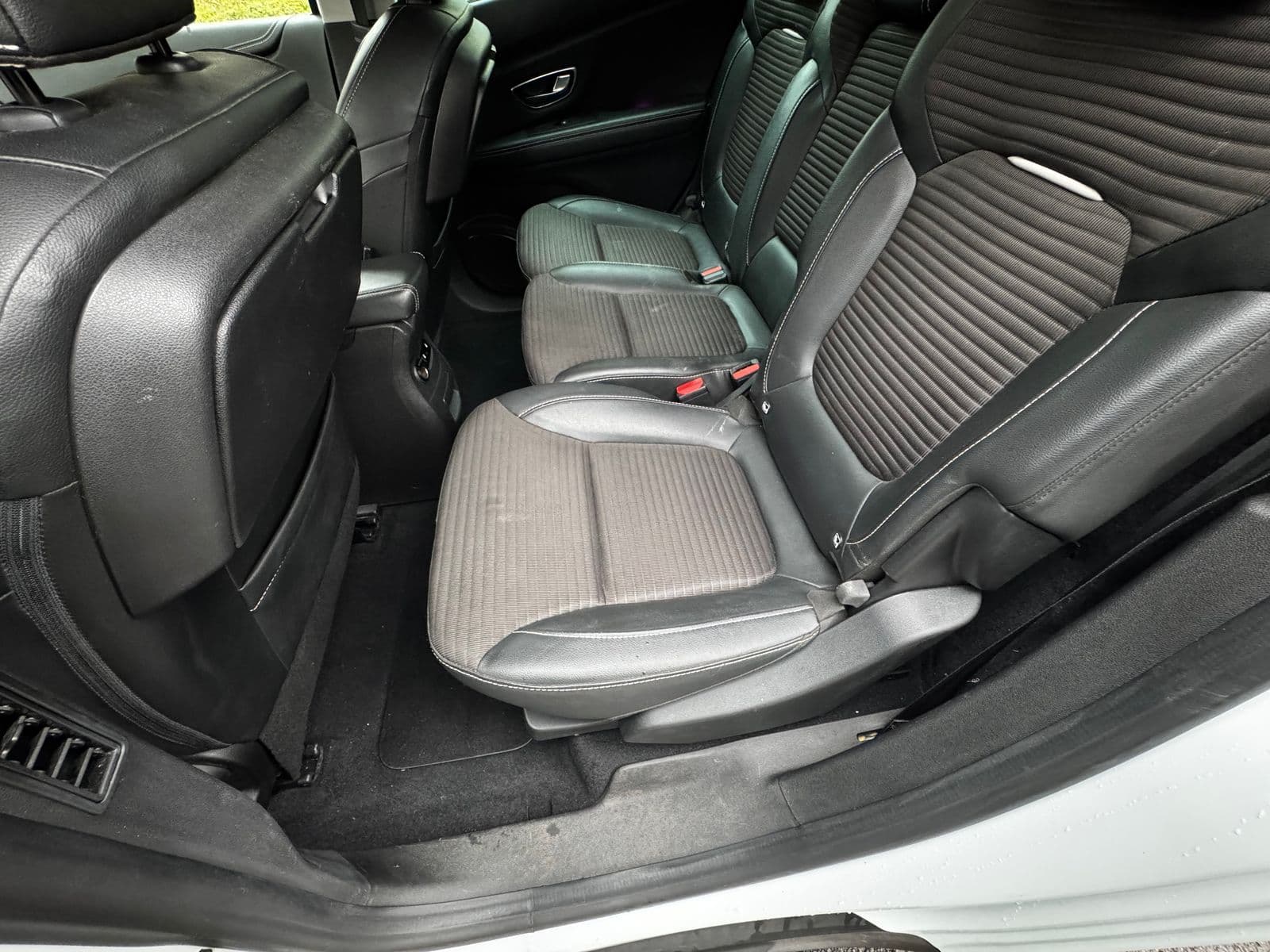 Renault Scénic IV 1.5 dCi 110 ch EDC Intens Blanc