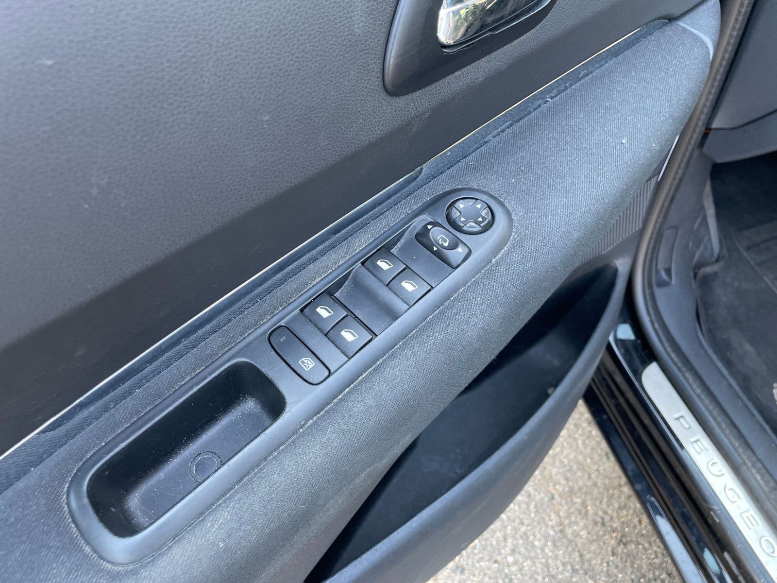 Peugeot 5008 Allure 7 places Noir