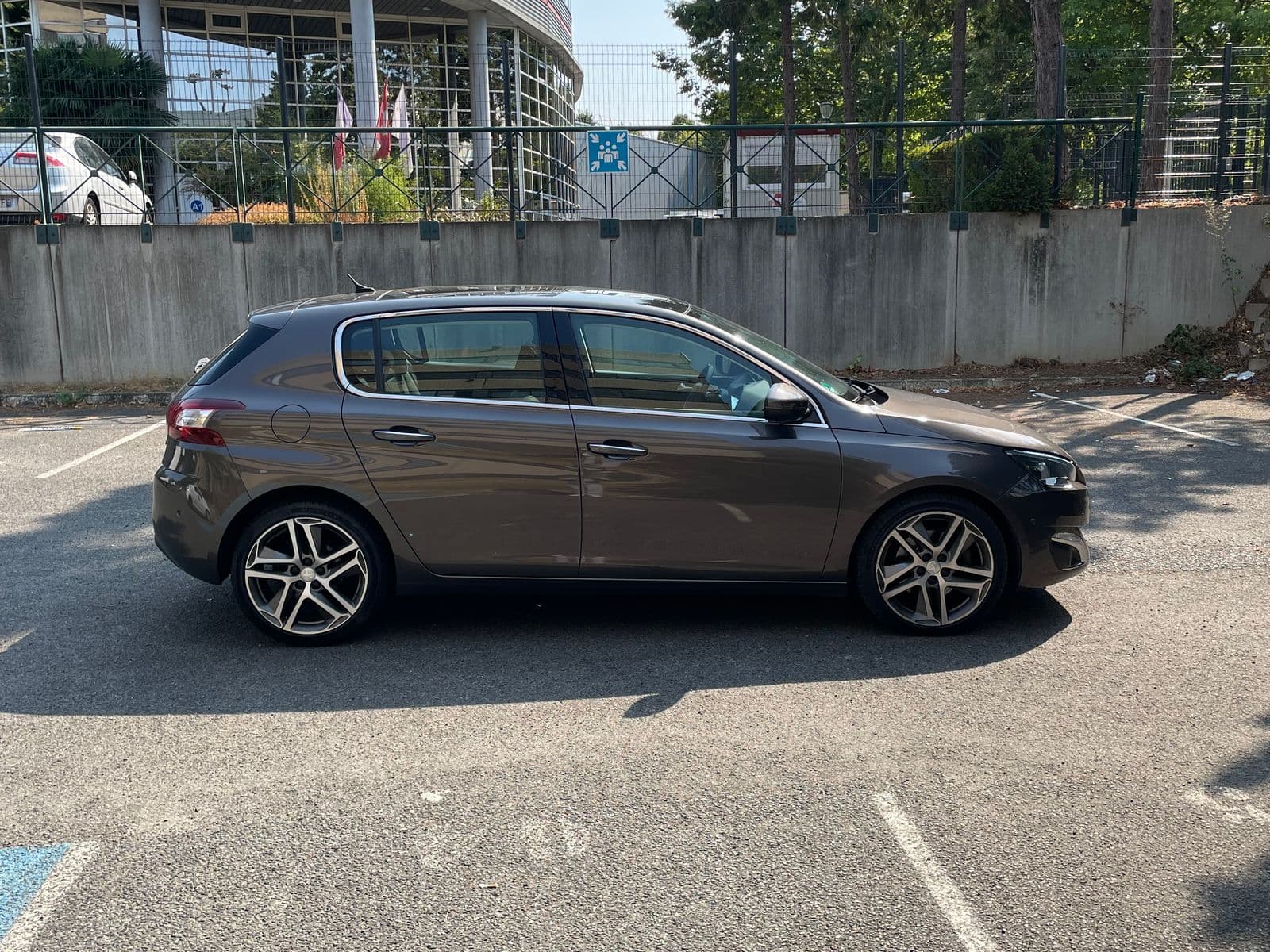 Peugeot 308 2.0 BlueHDi 150 ch EAT6 Allure Marron