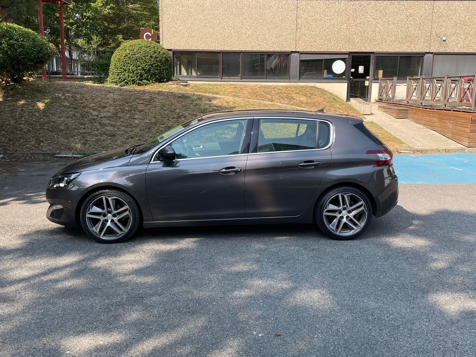 Peugeot 308 2.0 BlueHDi 150 ch EAT6 Allure Marron