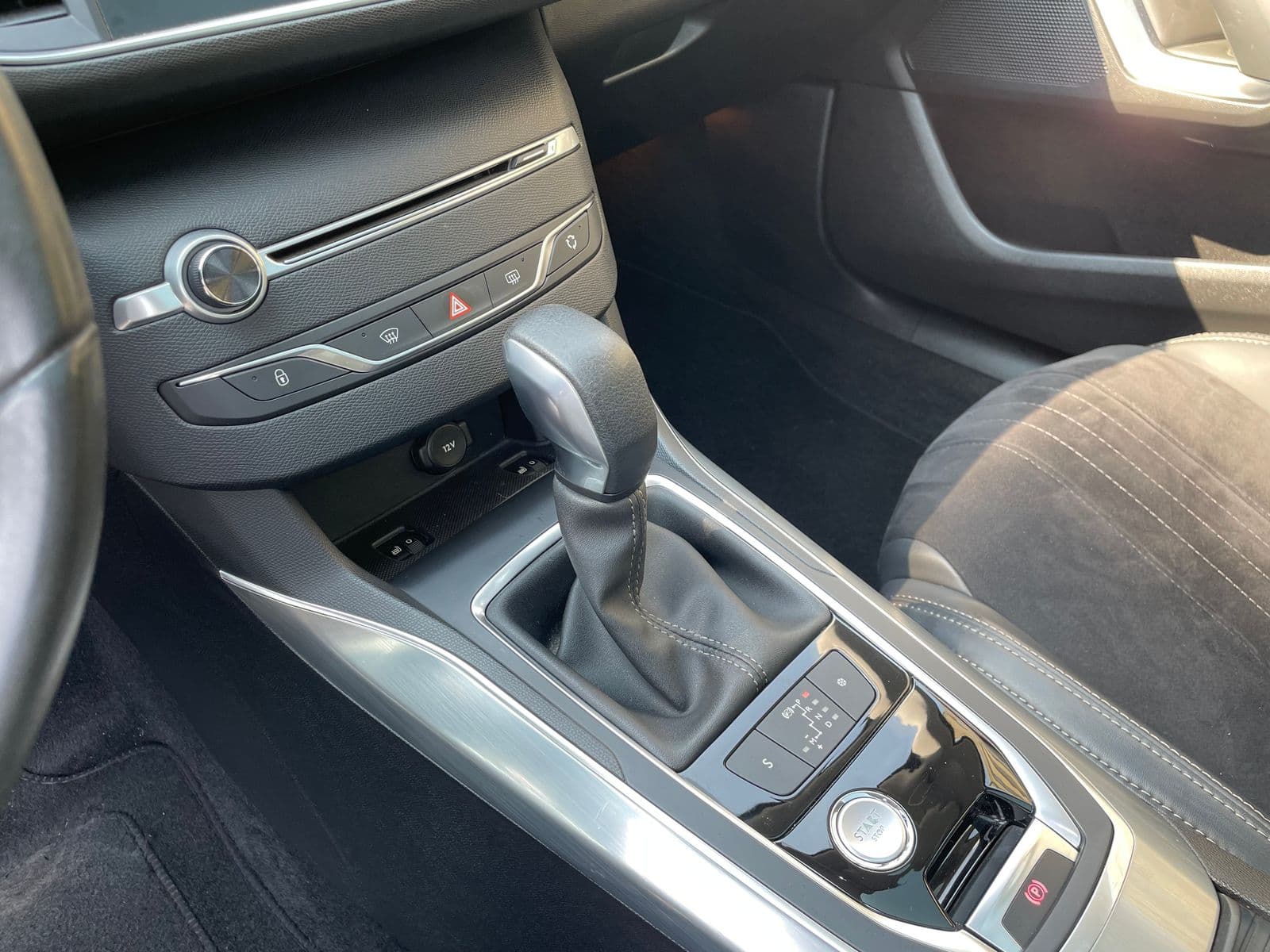 Peugeot 308 2.0 BlueHDi 150 ch EAT6 Allure Marron