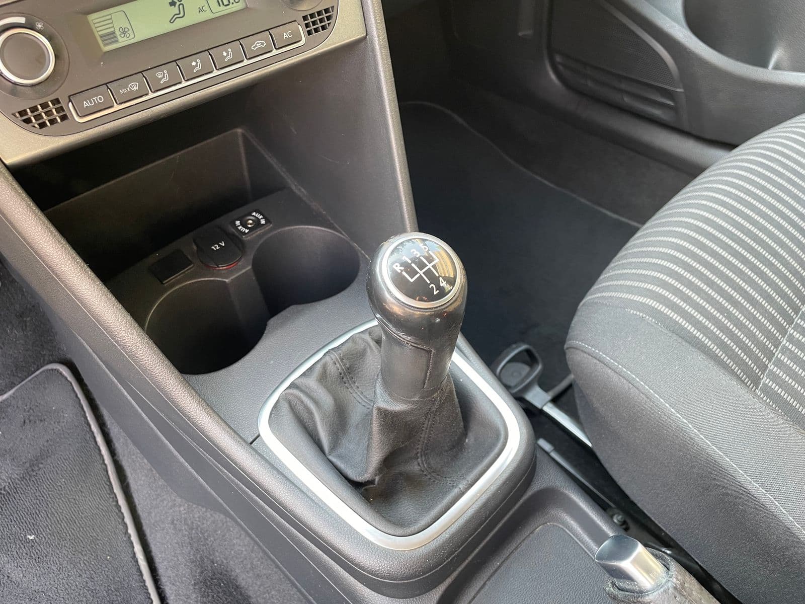 Volkswagen Polo 1.6 TDI 90 ch Confortline Gris