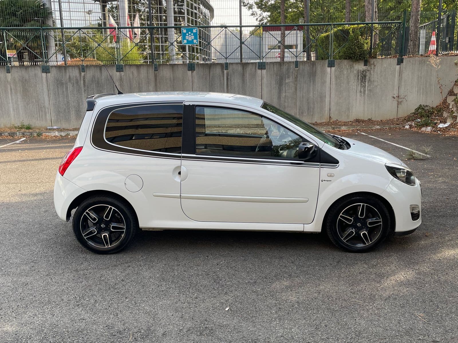 Renault Twingo II 1.2 16v 75 ch Privilège Blanc