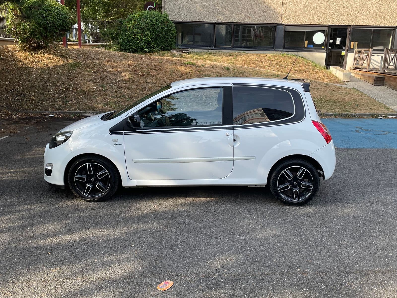 Renault Twingo II 1.2 16v 75 ch Privilège Blanc
