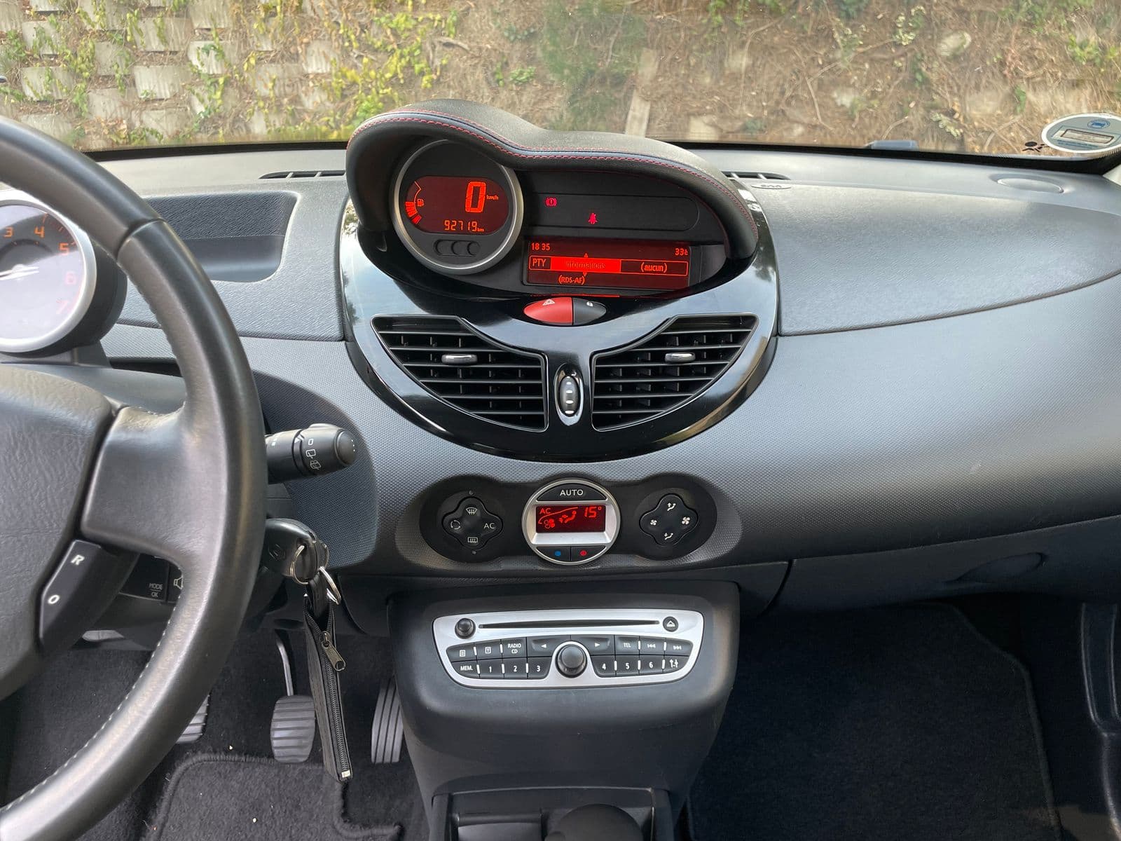 Renault Twingo II 1.2 16v 75 ch Privilège Blanc
