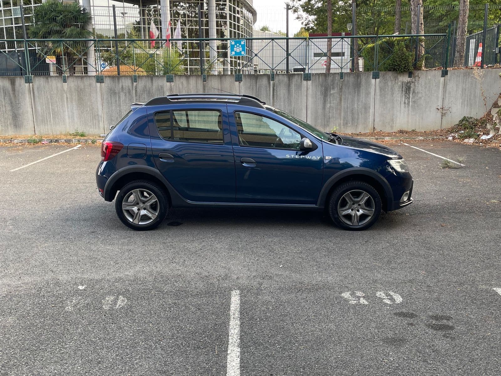 Dacia Sandero 1.5 dCi 90 ch Easy-R Stepway Bleu