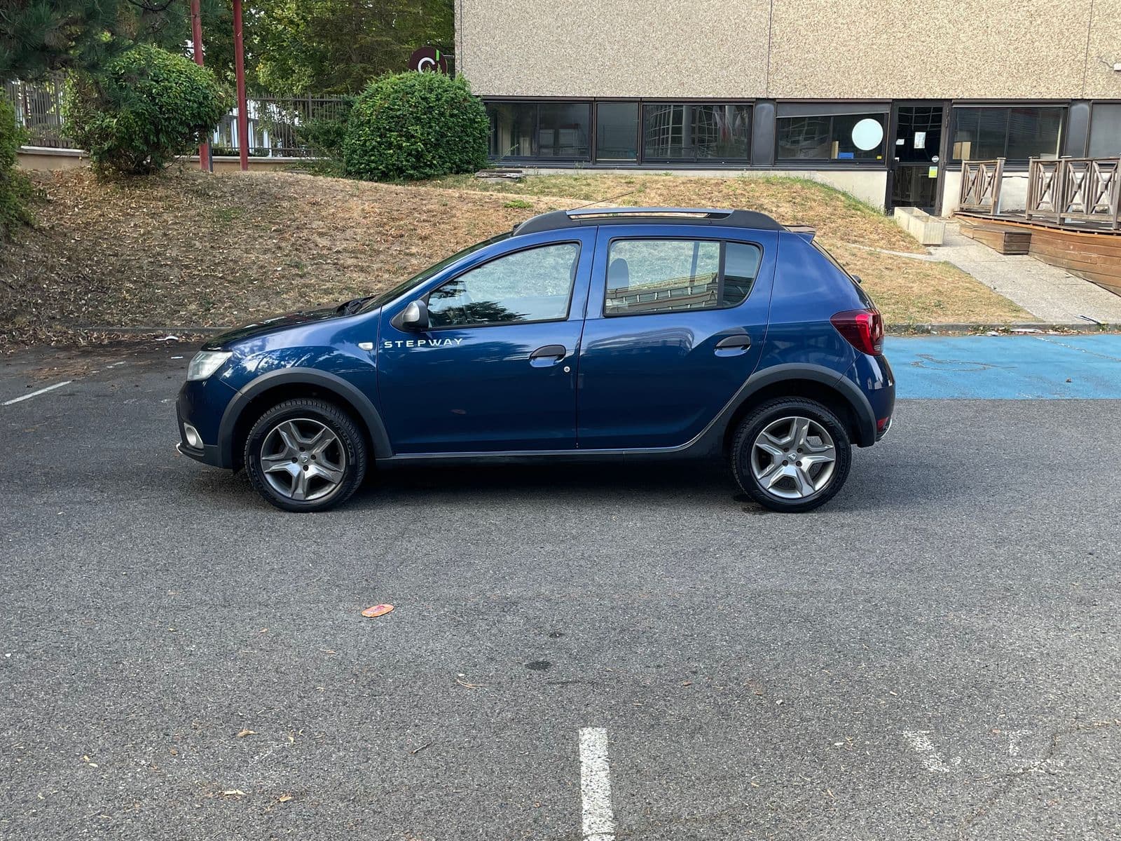 Dacia Sandero 1.5 dCi 90 ch Easy-R Stepway Bleu