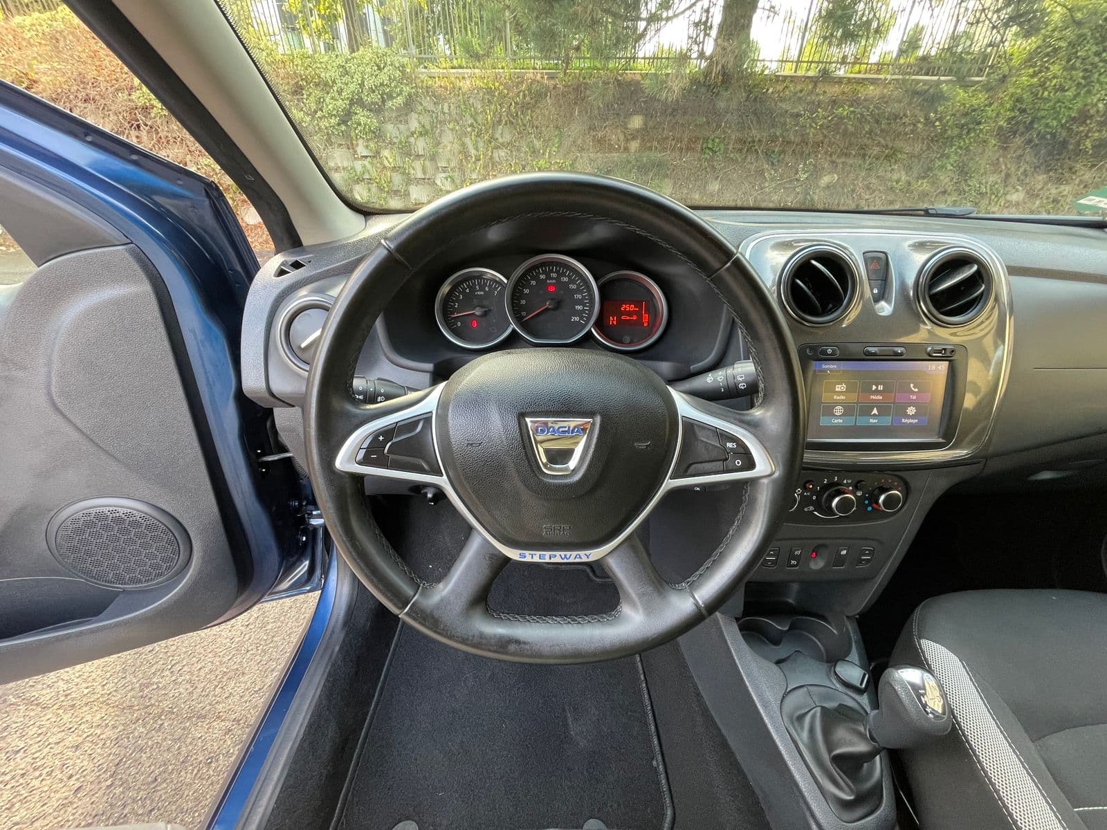 Dacia Sandero 1.5 dCi 90 ch Easy-R Stepway Bleu