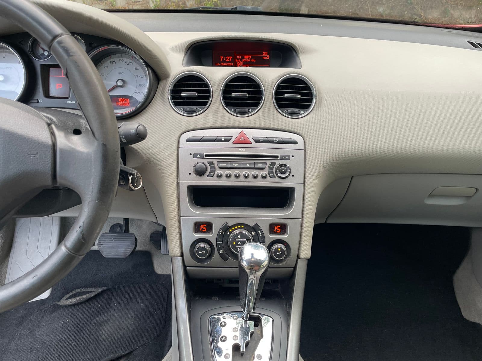 Peugeot 308 2.0 HDi 136 ch FAP Premium Rouge