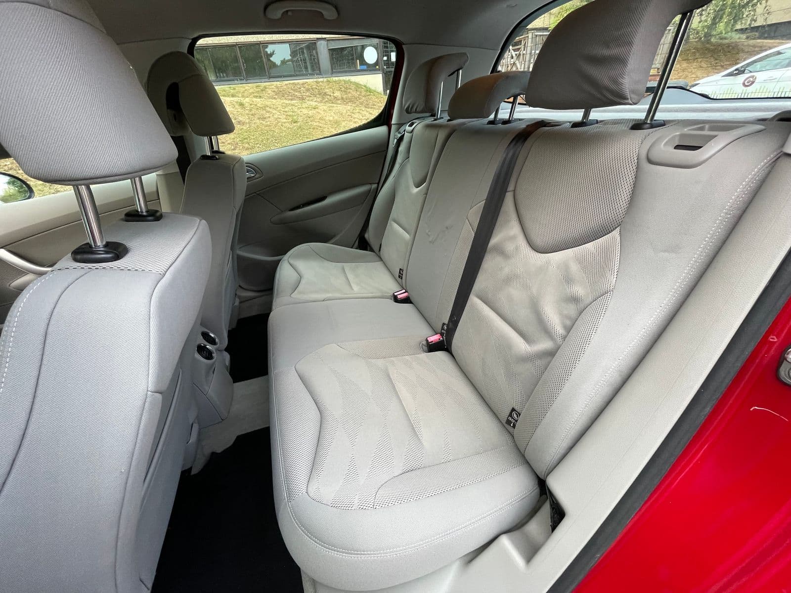 Peugeot 308 2.0 HDi 136 ch FAP Premium Rouge