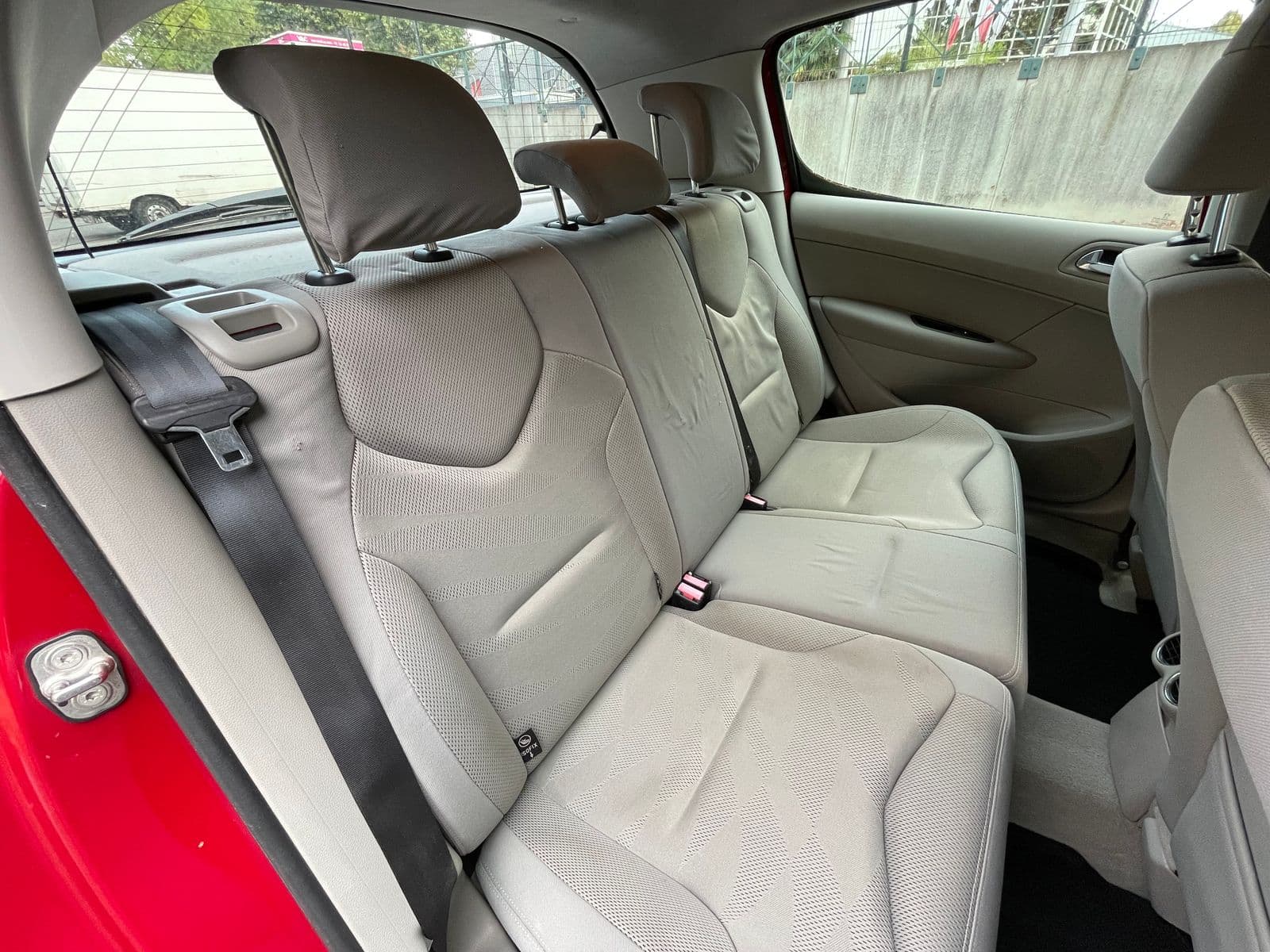 Peugeot 308 2.0 HDi 136 ch FAP Premium Rouge