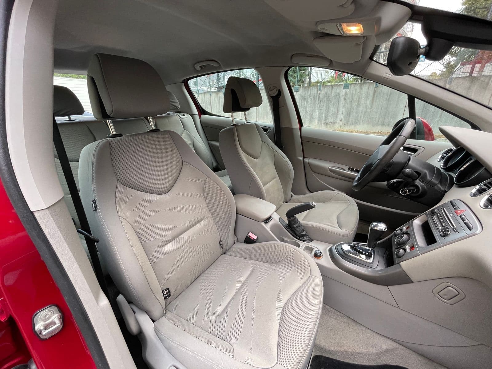 Peugeot 308 2.0 HDi 136 ch FAP Premium Rouge