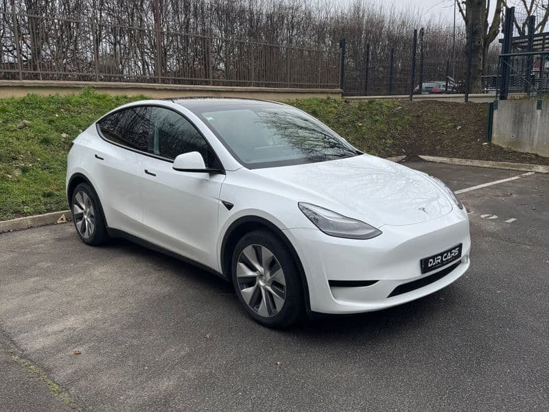 Tesla Model Y Standard RWD 2023