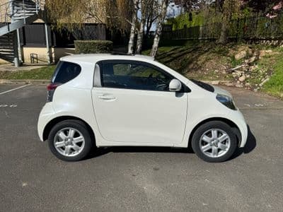 Toyota iQ Blanc