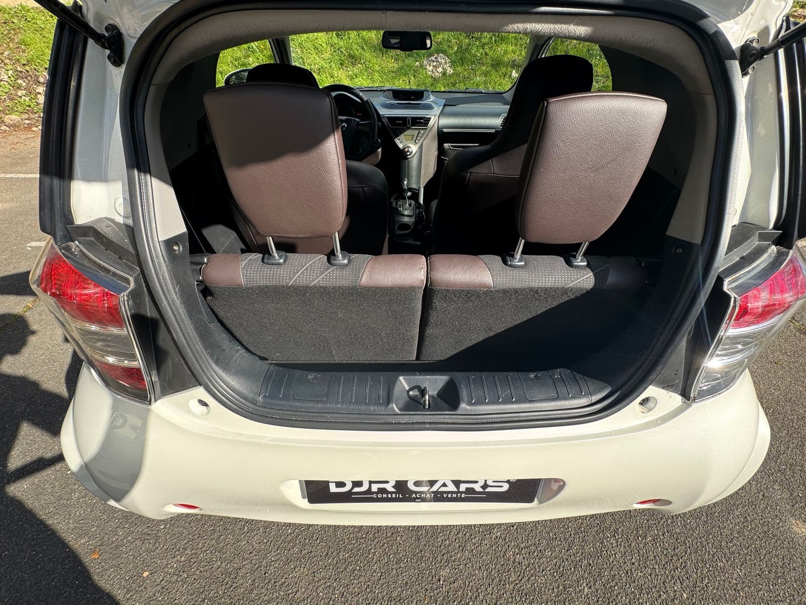 Toyota iQ Blanc