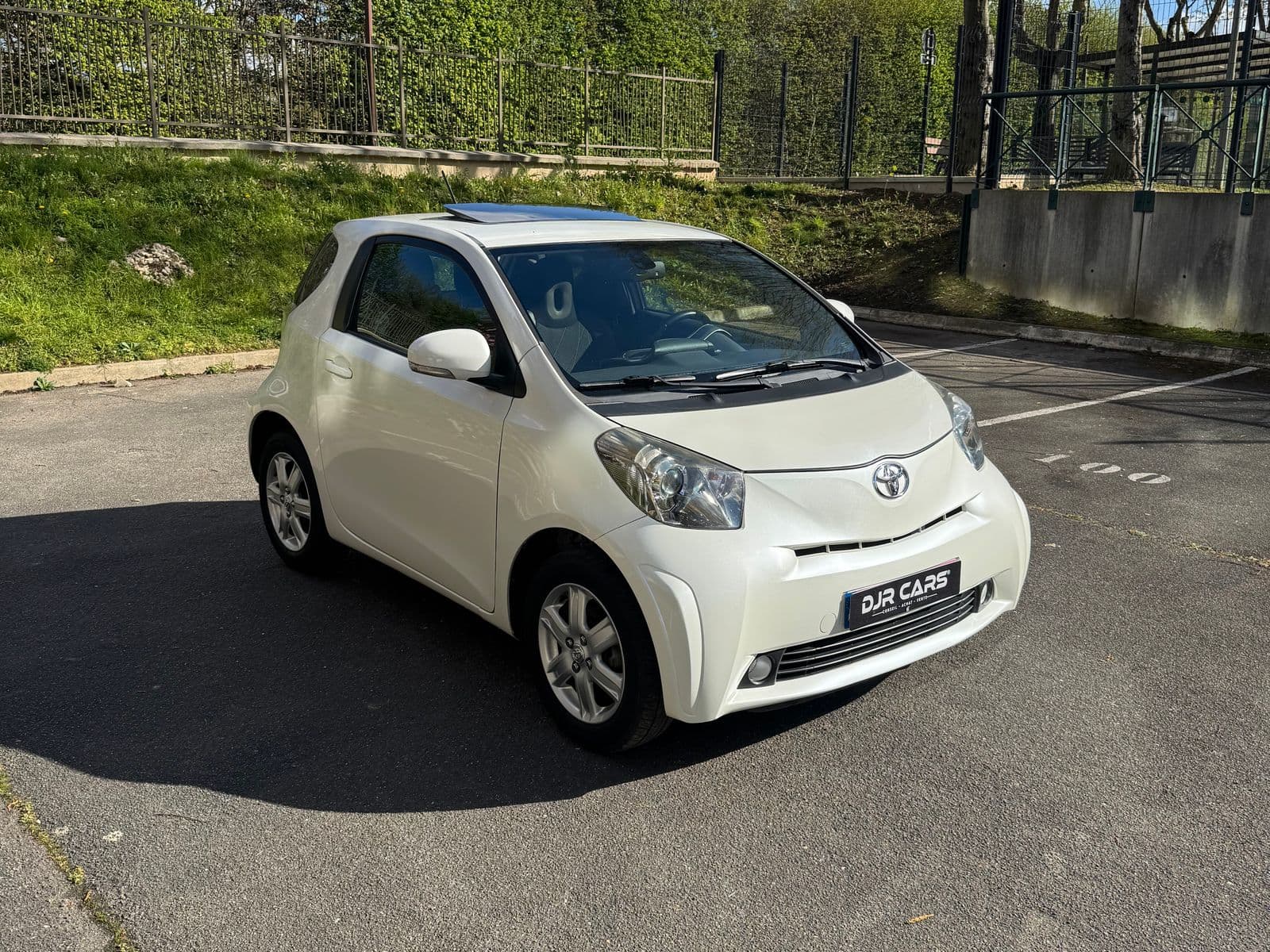 Toyota iQ Blanc