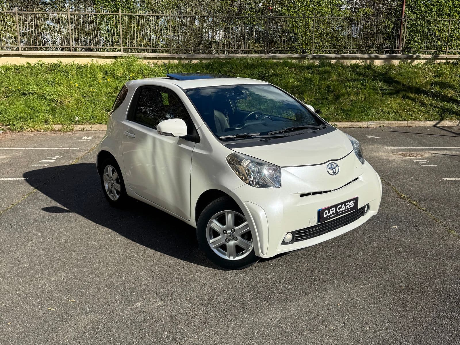 Toyota iQ Blanc