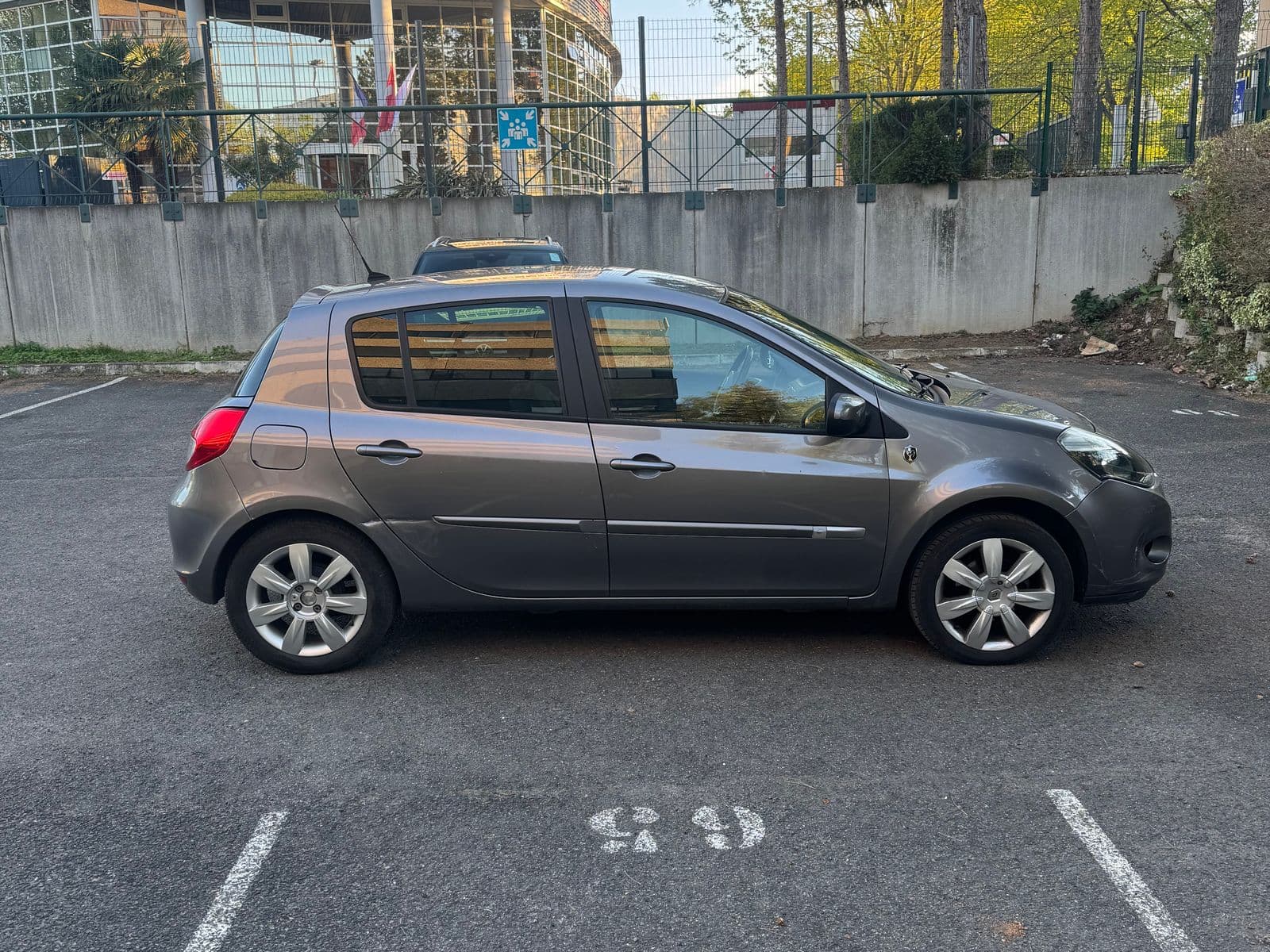Renault Clio Gris
