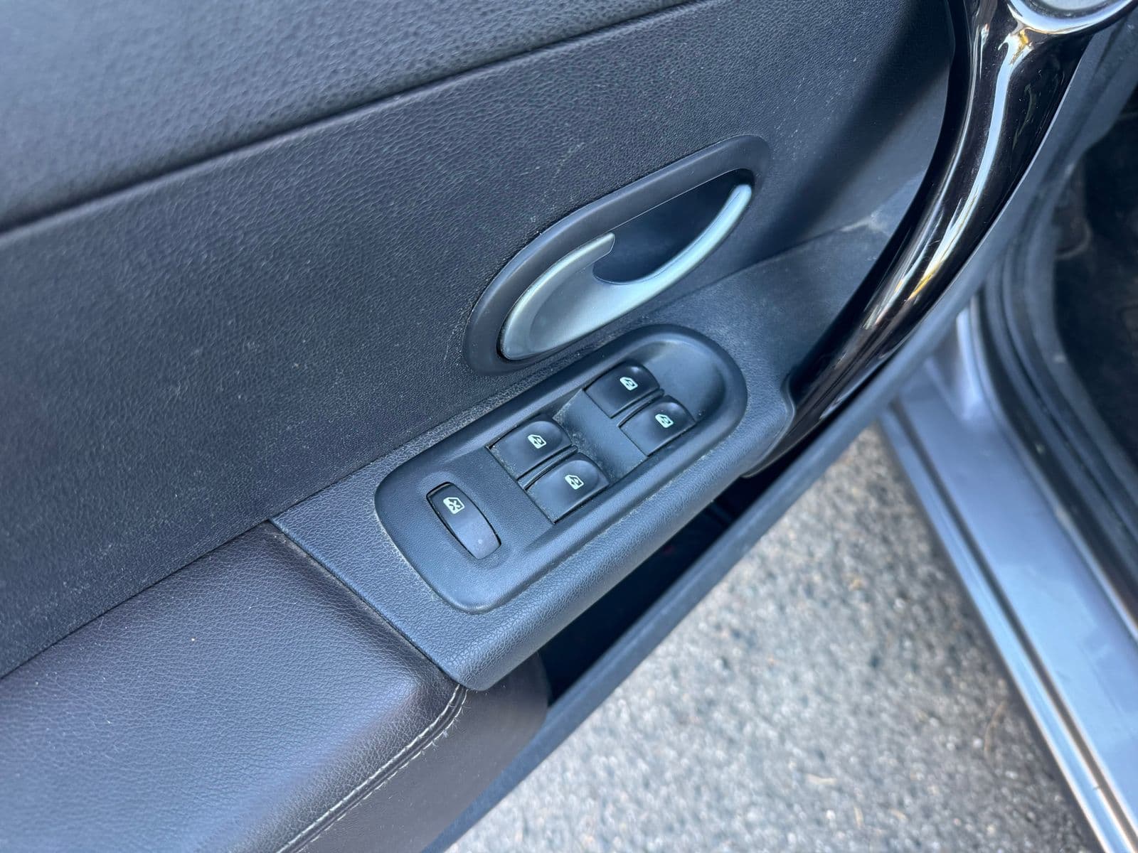 Renault Clio Gris