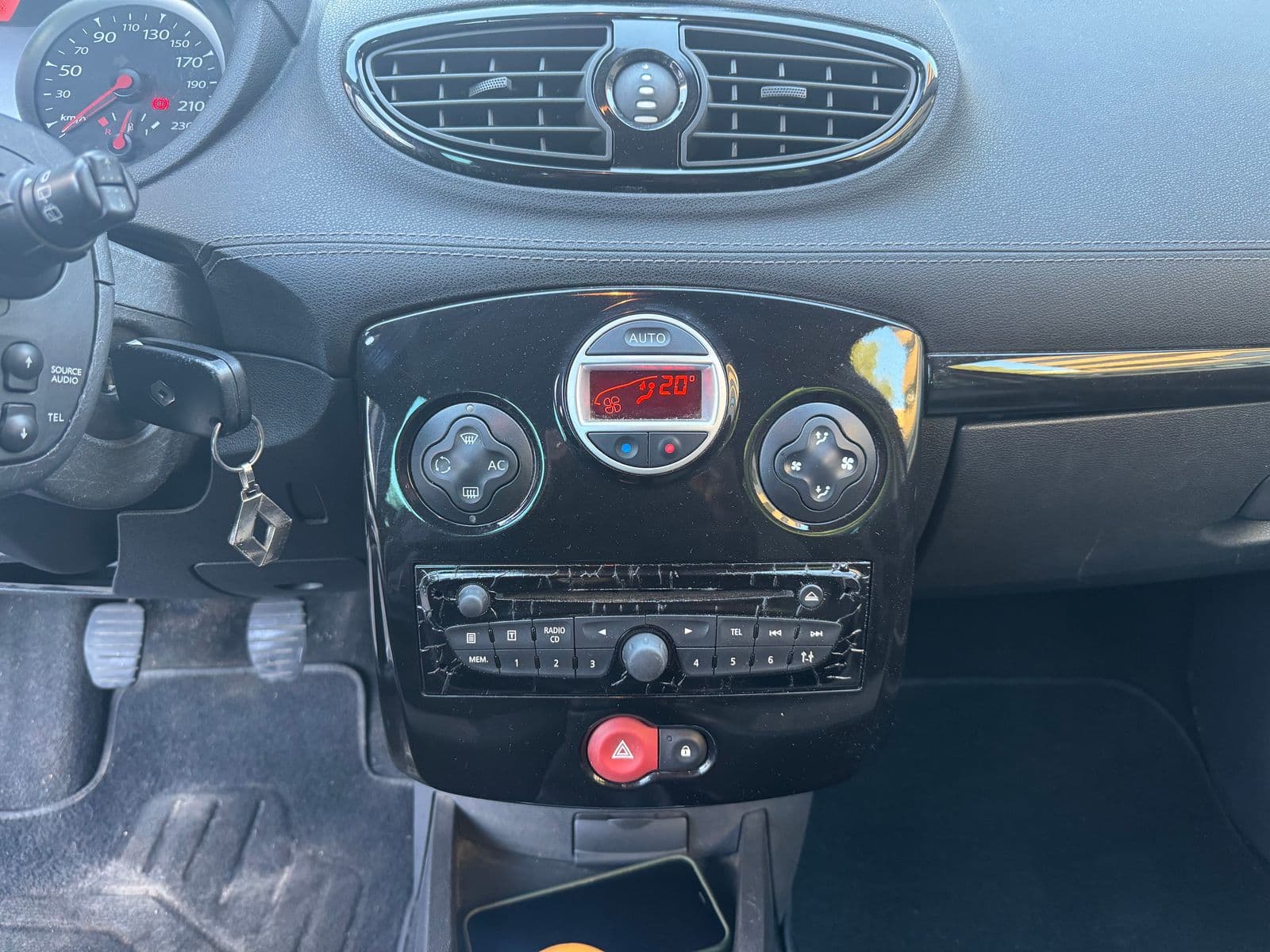 Renault Clio Gris