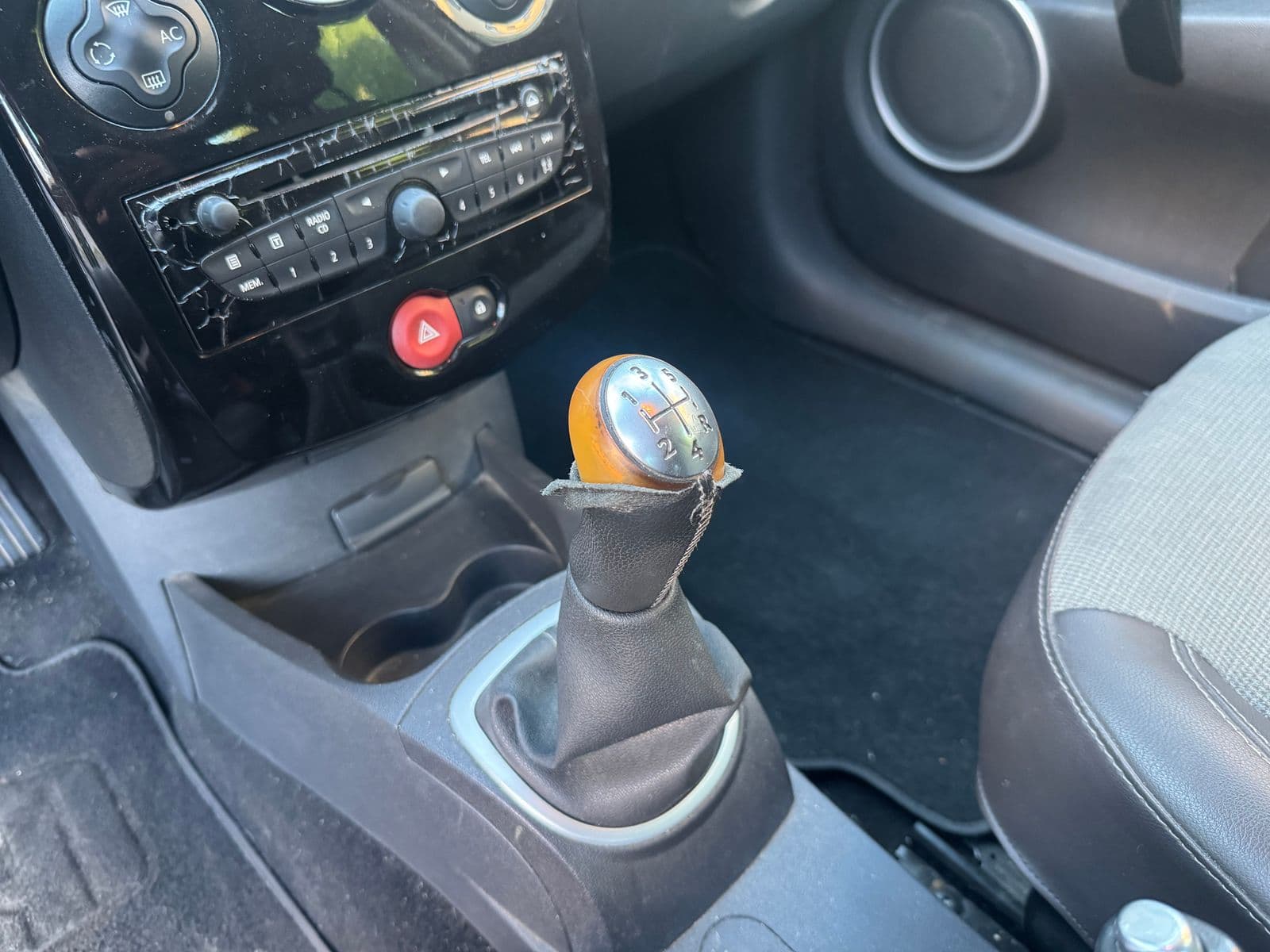 Renault Clio Gris