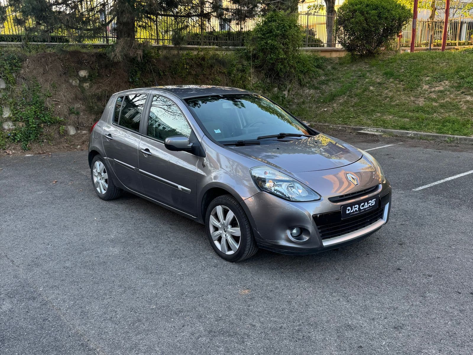 Renault Clio Gris