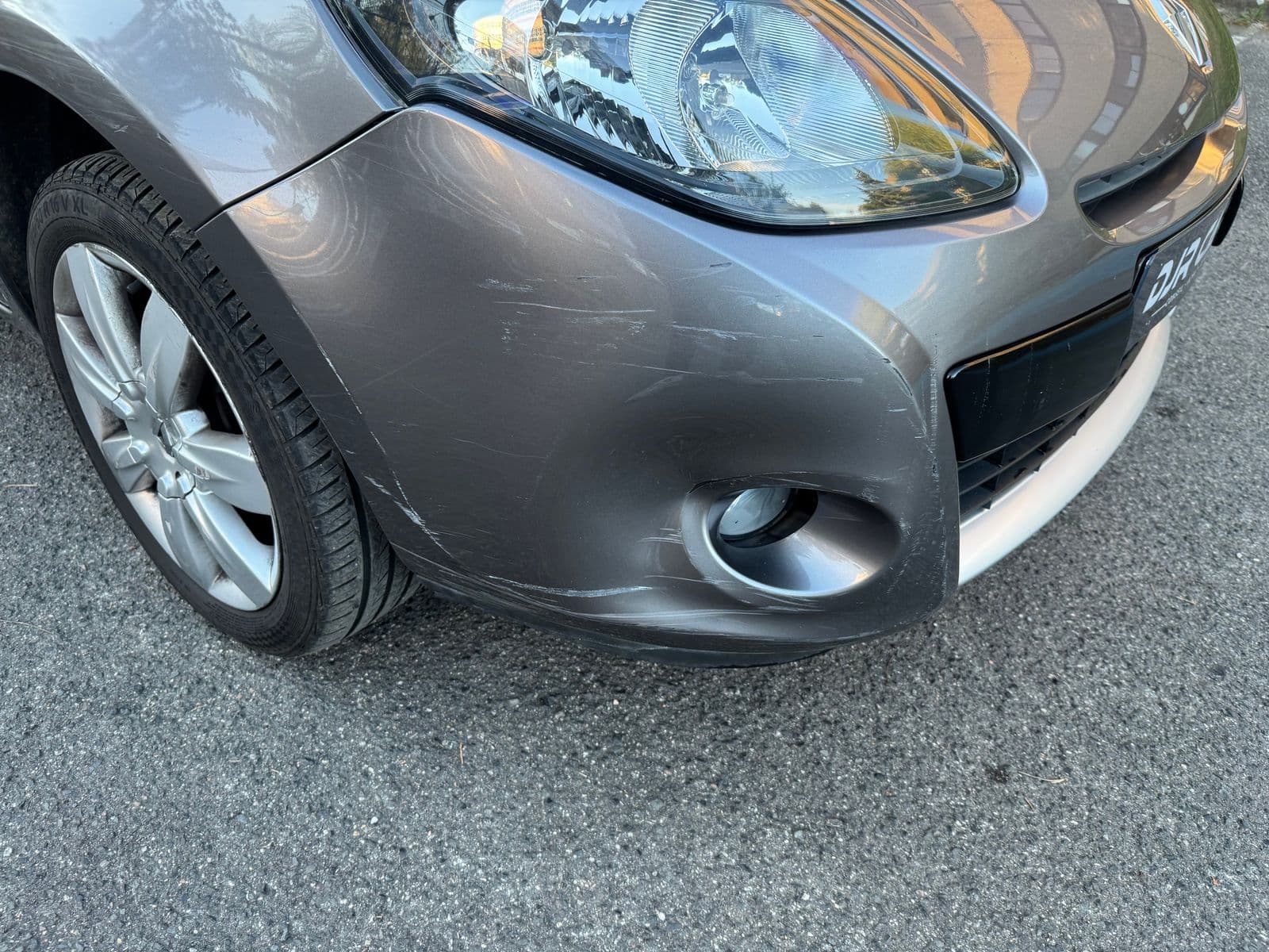 Renault Clio Gris