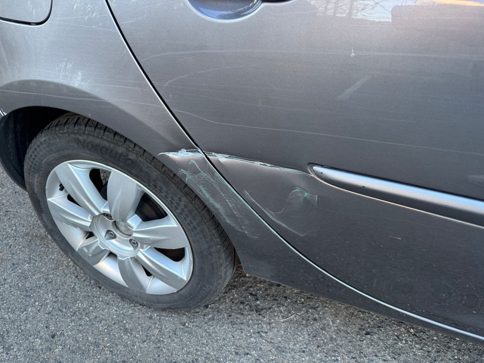 Renault Clio Gris