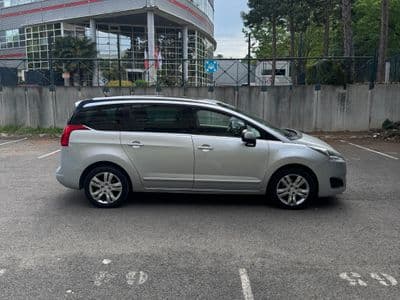 Peugeot 5008 Allure Gris