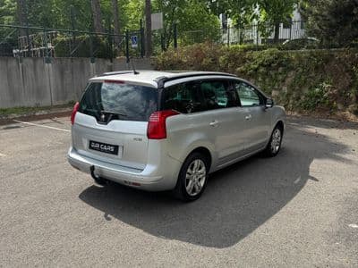 Peugeot 5008 Allure Gris