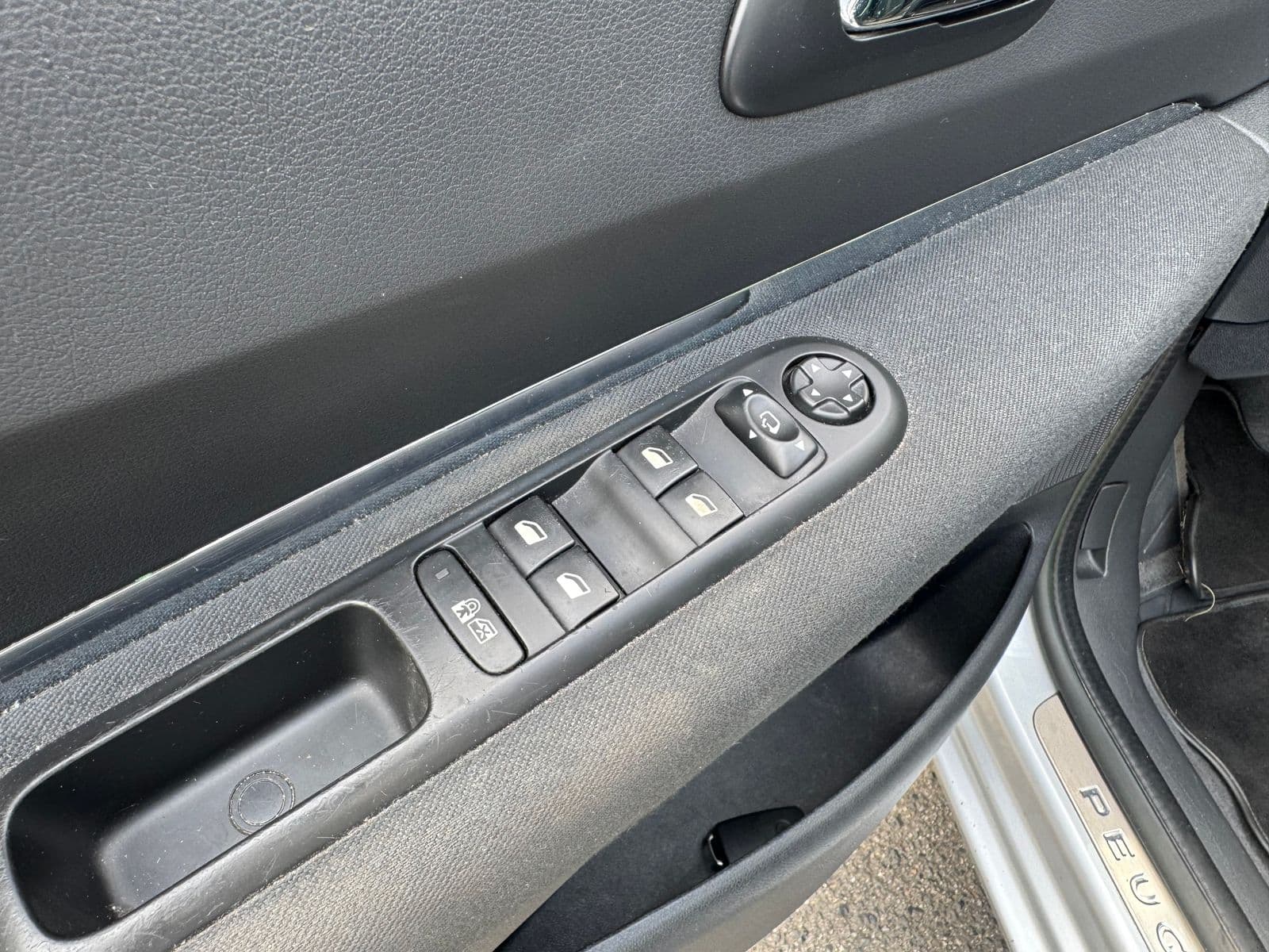 Peugeot 5008 Allure Gris