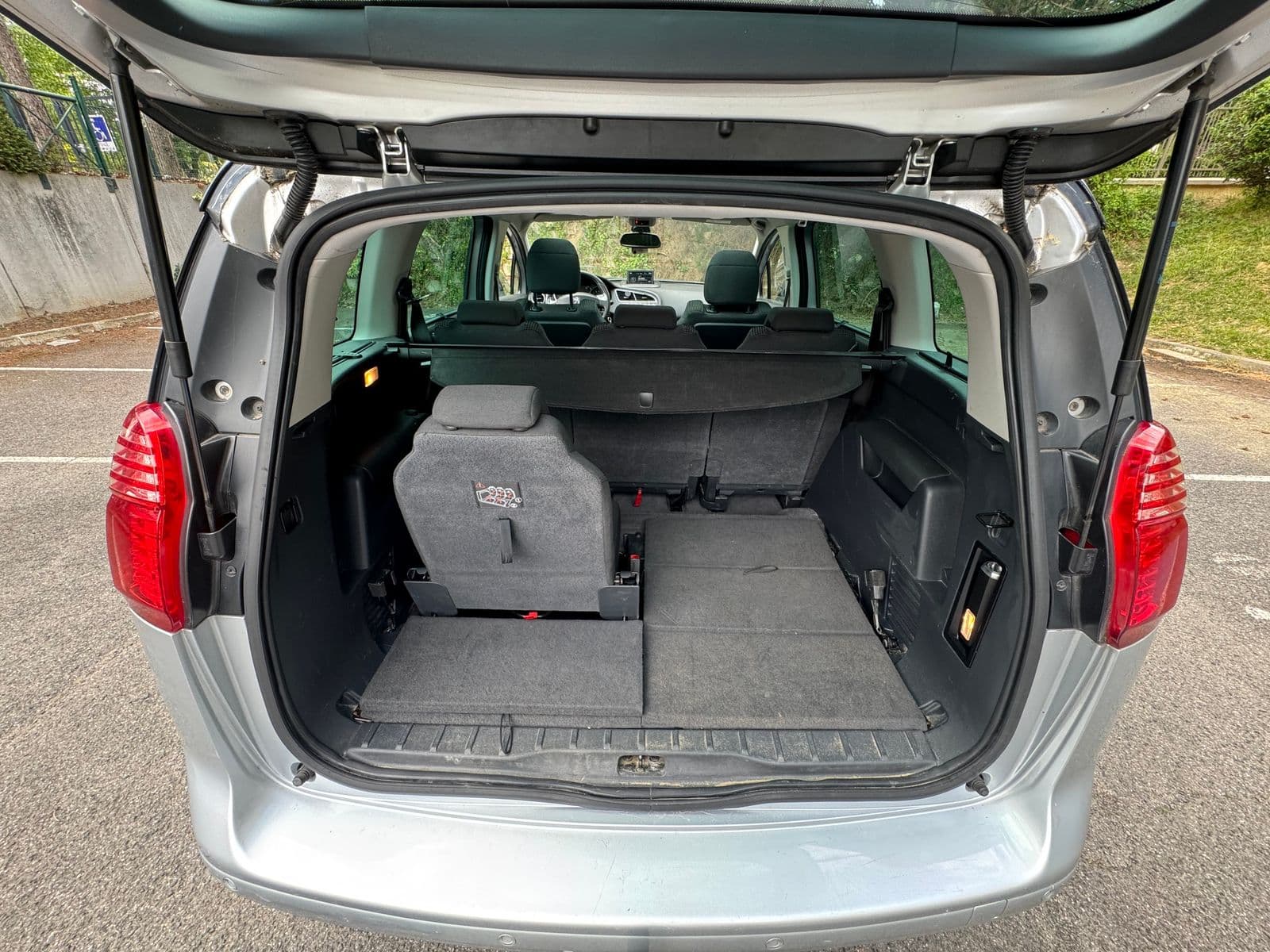 Peugeot 5008 Allure Gris