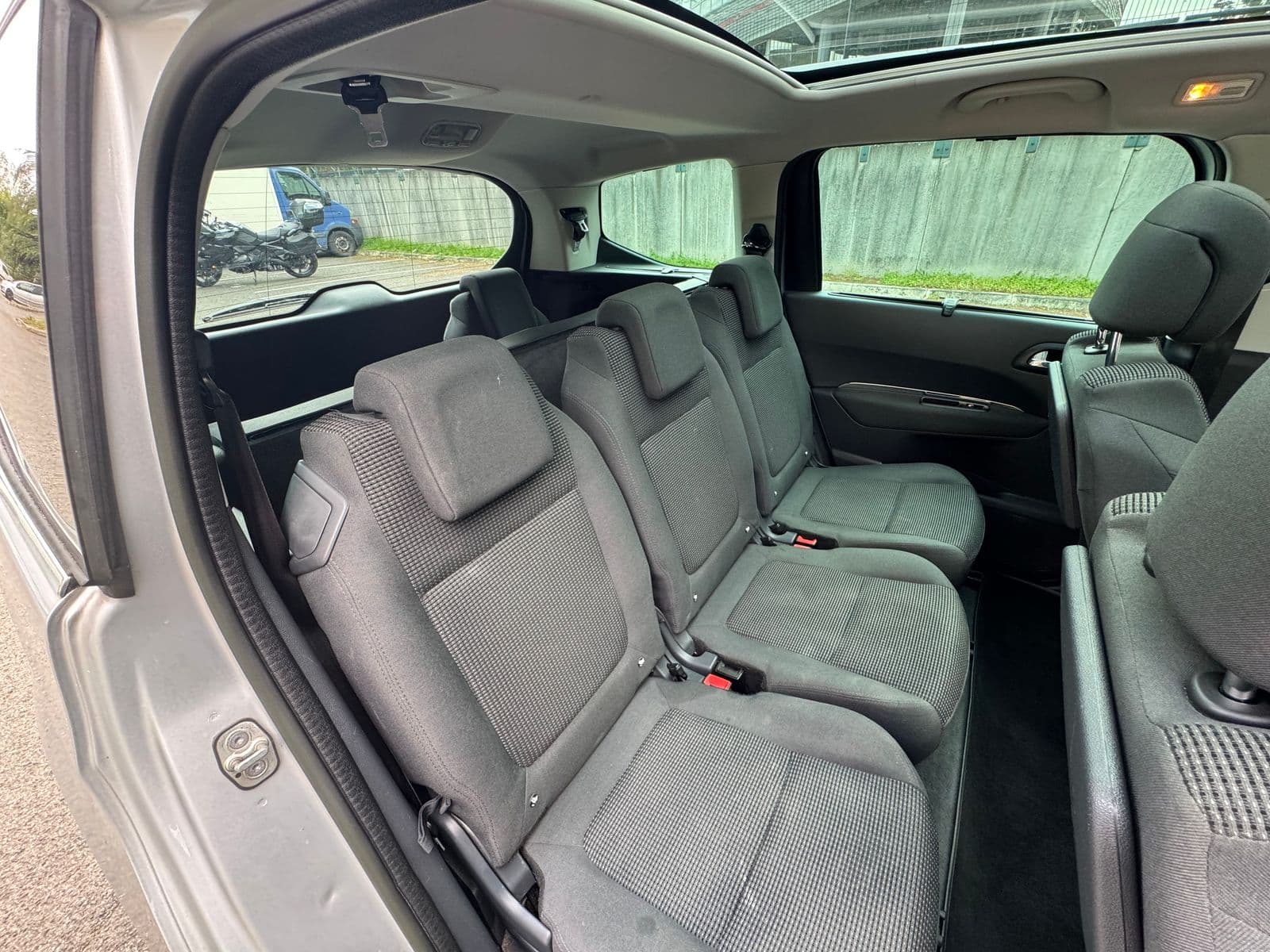 Peugeot 5008 Allure Gris