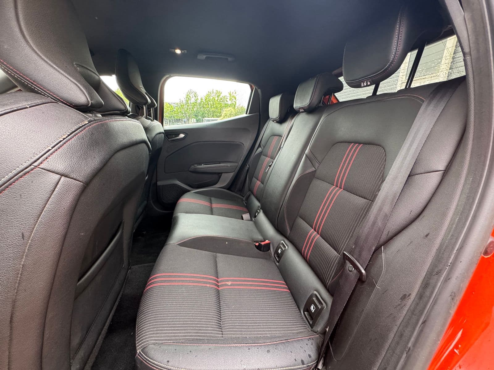 Renault Clio V RS Line Orange