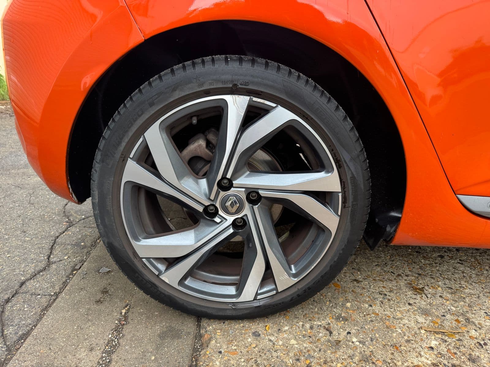 Renault Clio V RS Line Orange