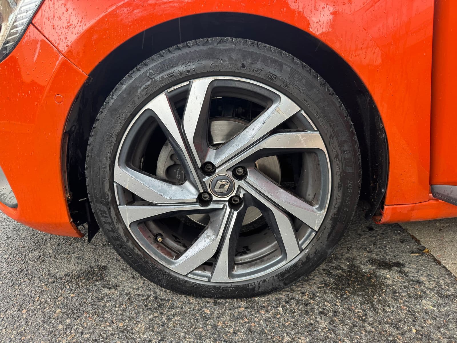 Renault Clio V RS Line Orange