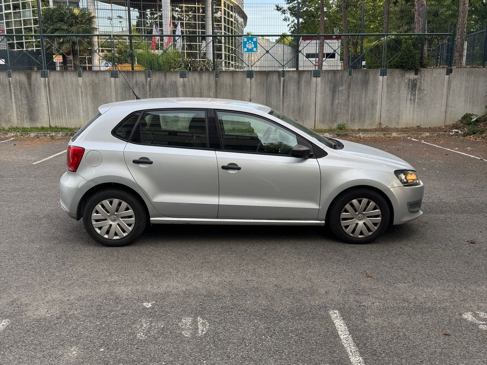 Volkswagen Polo Confortline Gris