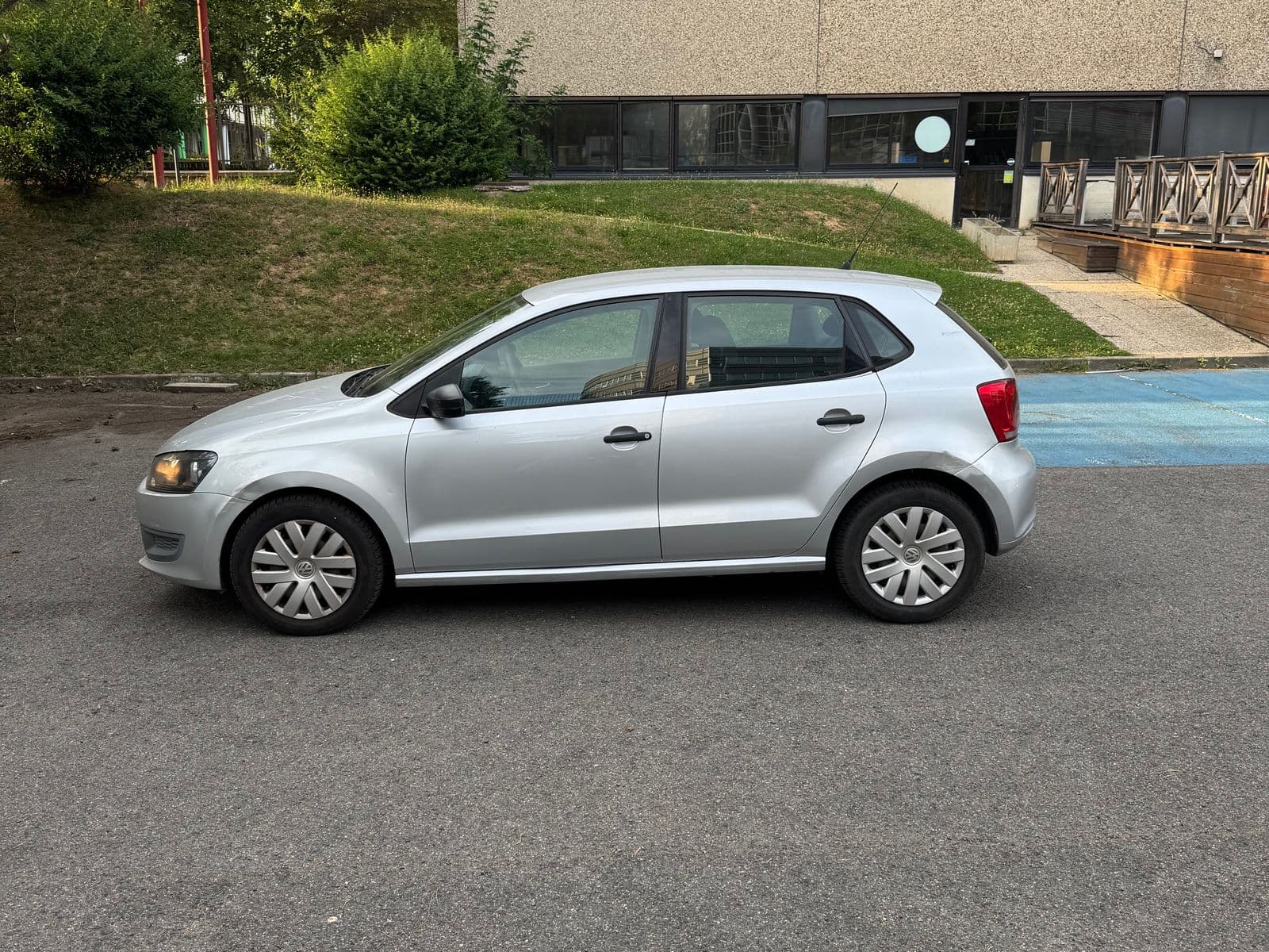Volkswagen Polo Confortline Gris