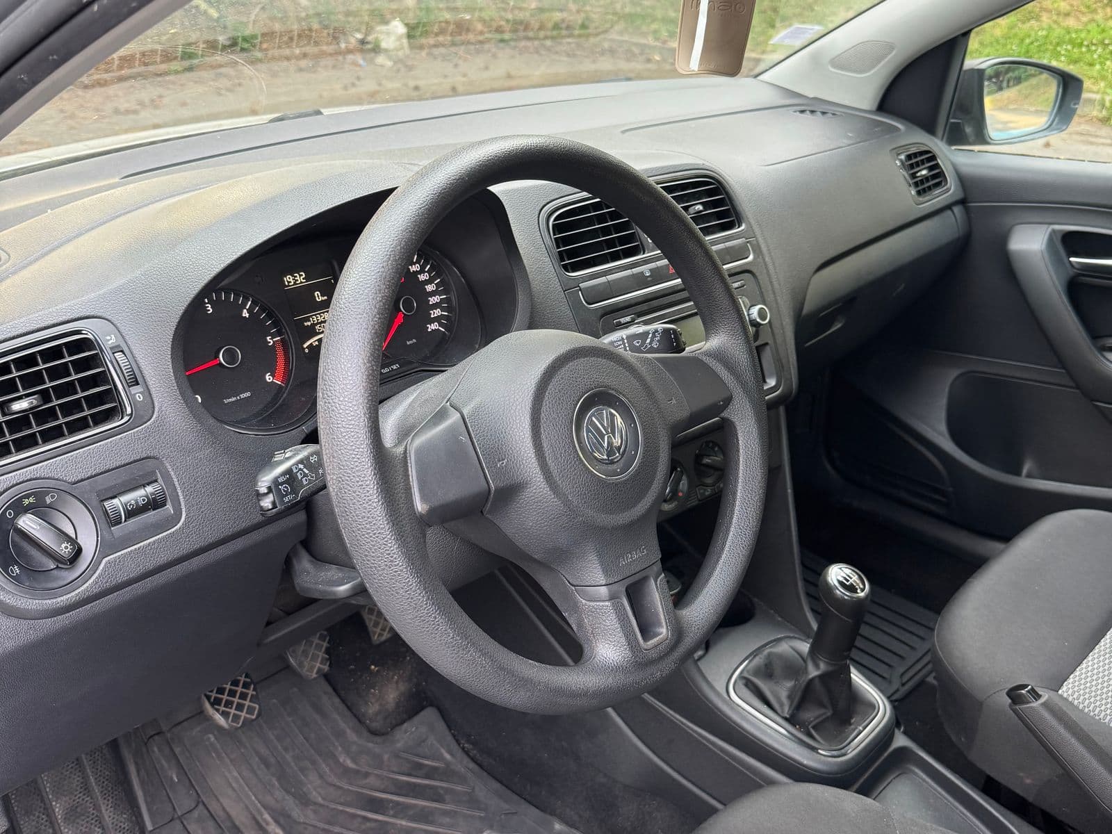 Volkswagen Polo Confortline Gris