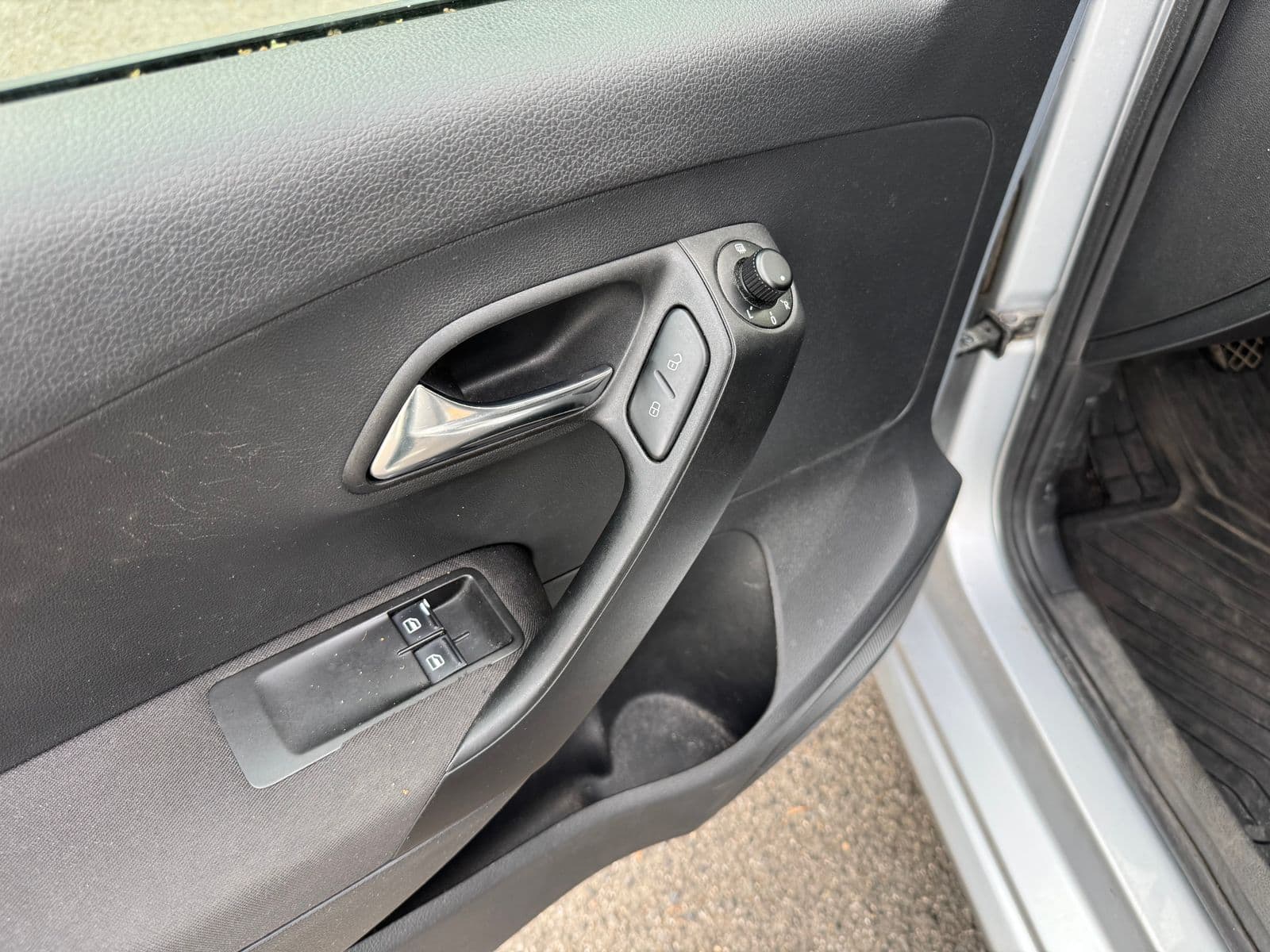 Volkswagen Polo Confortline Gris